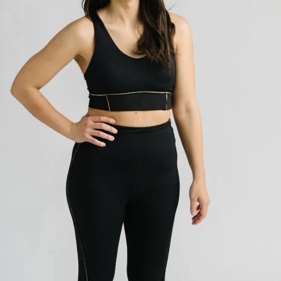 Zyia Set - Black Gilded Light n Tight Set (Bra (large) and Leggings (6-8)) - Picture 6 of 11